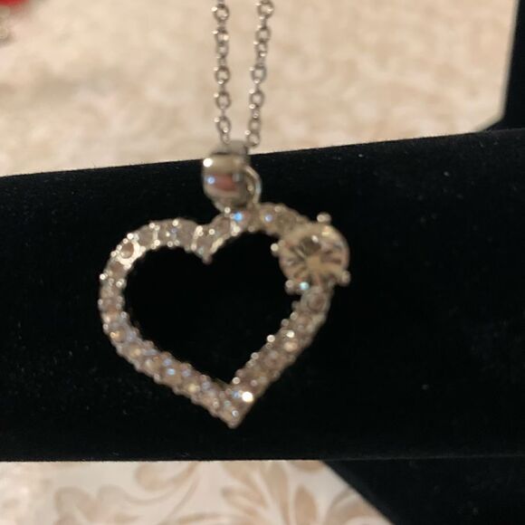 Heart Necklace 18” w/ Rhinestones on Silver Tone Chain Gorgeous - Picture 2 of 5